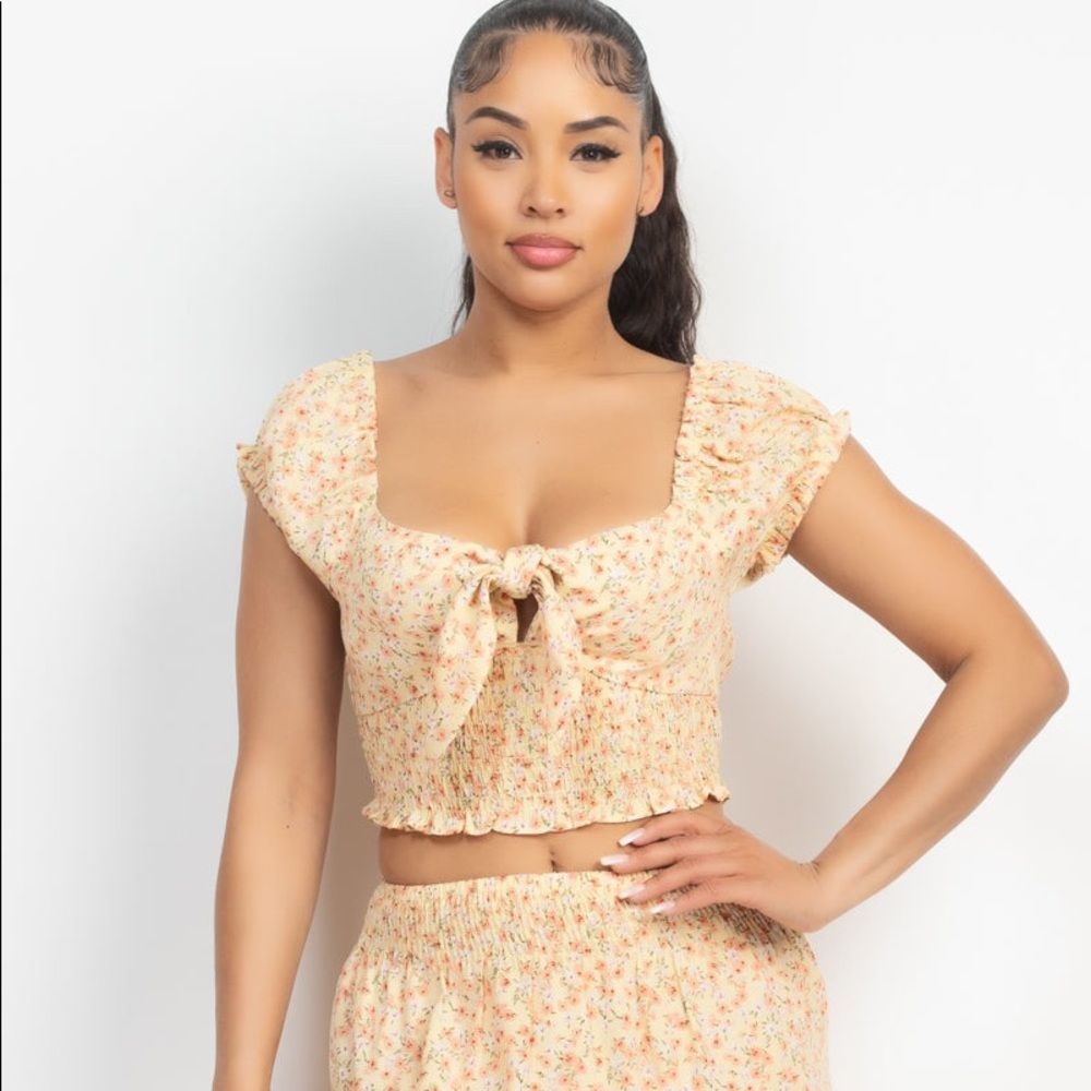 Square Floral Tie Ribbon Top & Ruffled Skirts Set - Picture 3 of 6